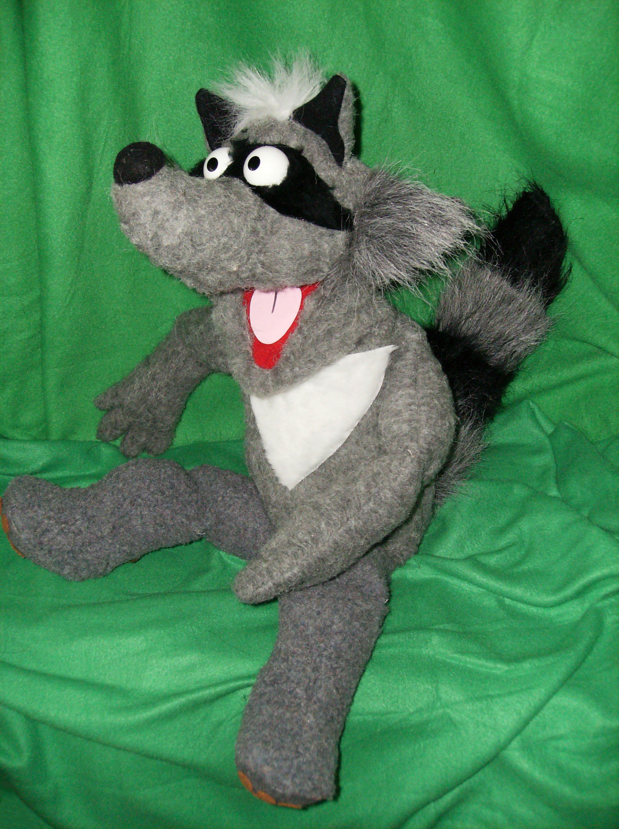 Reaccon Puppet Raccoon - Prince Puppets